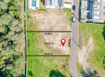 Terreno , Campo Magro · Terreno de 719 m² a venda em Campo Magro
