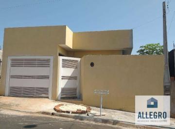 4a2be639ef2902d9a36eab0188750f9d60618202 · Casa à venda em Potirendaba com 3 dormitórios e 2 vagas de garagem