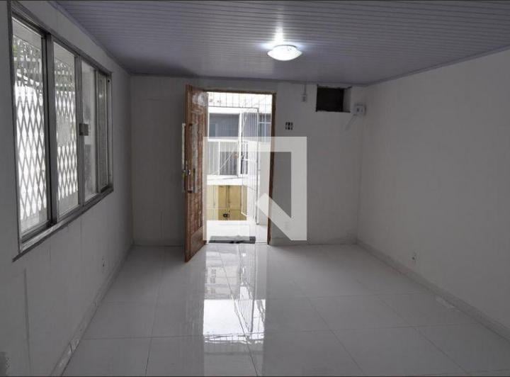 Foto do imóvel - Comprar casa em Higienópolis, 2 quartos, varanda, quintal, aceita pets