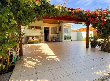 1215086eb7ae277cdd813298186897.jpeg · Casa linda 205m² 4 quartos, 1 suíte, móveis planejados, 3 vagas Condominio Residencial Parque dos Sa