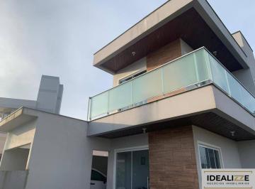Casa · 4 Quartos · 3 Vagas · Casa na Meia Praia