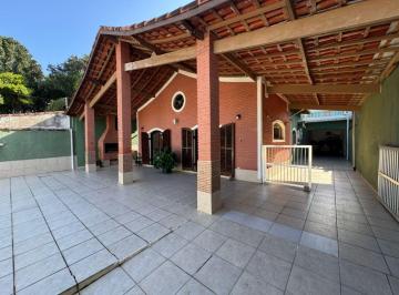 Casa de 3 quartos, Itanhaém · Casa com 3 quartos e área gourmet em Itanhaém.