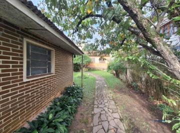 Casa · 213m² · 1 Quarto · 3 Vagas · Casa com Terreno de 213m² na Azenha em Porto Alegre
