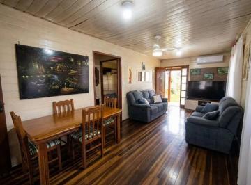 Casa · 130m² · 2 Quartos · 3 Vagas · Casa de 2 quartos, churrasqueira, 3 vagas no bairro Aberta dos Morros- Hípica