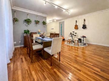 Apartamento de 3 quartos, Santos · Apartamento com planta generosa