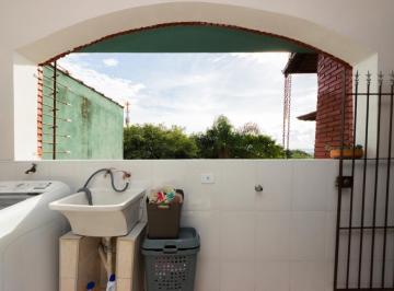 5c124642-daa3-48c9-8914-3890b992b602 · Atraente sobrado para venda em Parque Panamericano com 4 quartos, 190m²