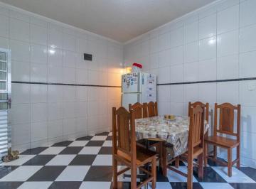 bb39619a-4957-4df4-9d81-f3598f532e7a · Imperdível sobrado para venda em Chácara Inglesa com 4 quartos, sendo 1 suíte, 181m²