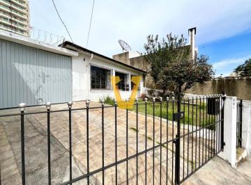 Casa · 154m² · 2 Quartos · 3 Vagas · Casa para venda em Jardim Gumercindo com 2 quartos, 154m²