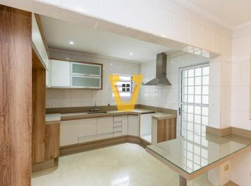 Casa · 219m² · 3 Quartos · 2 Vagas · Casa para venda em Parque Jabaquara com 3 quartos, sendo 3 suítes, 219m²