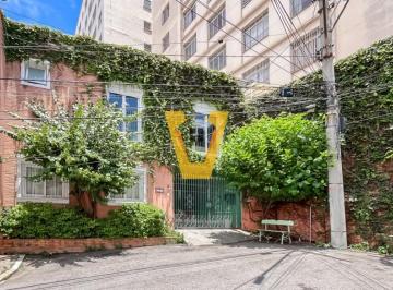 Casa · 247m² · 4 Quartos · 3 Vagas · Casa de vila para venda em Aclimação com 4 quartos, sendo 1 suíte, 247m²