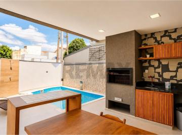 Casa · 261m² · 3 Quartos · 4 Vagas · Casa no Residencial Villa Amato com 261m² por R$ 915.000