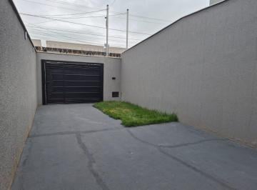 Casa · 90m² · 3 Quartos · 4 Vagas · Casa no Setor Orlando de Morais - 3 Quartos com Área Gourmet