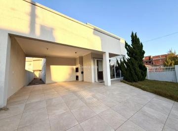 Casa · 137m² · 3 Quartos · 2 Vagas · Casa á 50 metros do mar na praia de Atlântida Sul