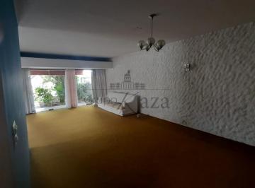 Casa · 280m² · 3 Quartos · 3 Vagas · Casa - Centro - Jacareí - 3 Dormitórios - 200m².