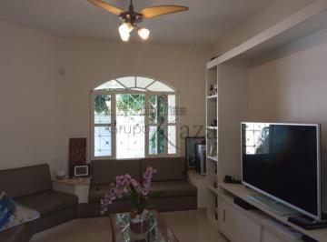 Casa · 414m² · 3 Quartos · 4 Vagas · Casa - Jardim Marister - Jacareí - 3 Dormitórios - 209m².