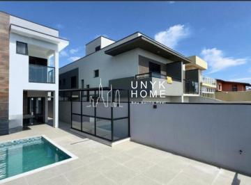 Casa · 180m² · 3 Quartos · 4 Vagas · Casa Geminada com Piscina e Vista para Pedra Grande