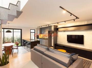Casa · 132m² · 3 Quartos · 2 Vagas · Sobrado com 3 suítes e 2 vagas para aluguel no Santa Cândida