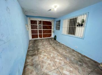 Casa · 100m² · 2 Quartos · 1 Vaga · CASA TÉRREA RECÉM REFORMADA À VENDA
