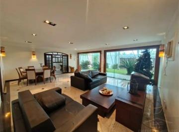 Casa · 300m² · 3 Quartos · 6 Vagas · CASA PRÓXIMA À PRAIA | 3 DORMITÓRIOS
