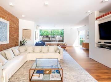 Casa · 320m² · 3 Quartos · 3 Vagas · Casa reformada completa e pronta para morar localizada no bairro Jardim Paulista