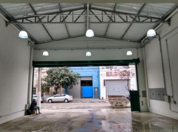 Comercial · 200m² · GALPÃO SEMI NOVO COM PÉ DIREITO DUPLO MODERNO, FUNCIONAL E PRONTO PARA SUA EMPRESA!