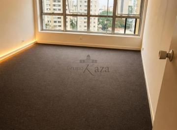 Comercial · 35m² · 1 Vaga · Oportunidade - Sala Comercial - Centro - Edifício Saint James - 35m².