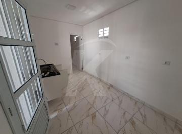 Casa · 30m² · 1 Quarto · Casa com 1 quarto, cozinha e banheiro.