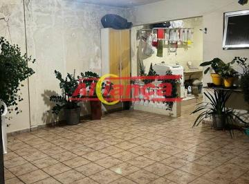 Casa · 250m² · 4 Quartos · 4 Vagas · LINDA CASA COM JARDIM NO PAES DE BARROS