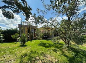 Casa · 230m² · 3 Quartos · 4 Vagas · Casa à venda - em Gran Royalle