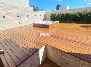 Casa · 372m² · 4 Quartos · 5 Vagas · Casa com 4 quartos sendo 4 suítes disponível para locação no bairro Gávea em Uberlândia-MG.