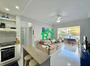 Sala · Apartamento à beira mar com 2 quartos (1 suíte), 1 vaga à venda no Tombo, Guarujá