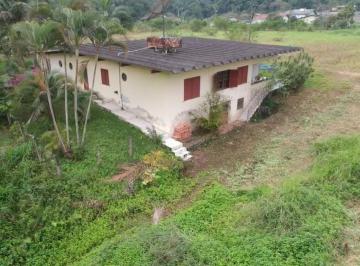 Casa · 250m² · 3 Quartos · Excelente Imóvel Comercial com Amplo Terreno – Divisa Blumenau e Indaial