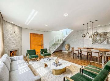 dd4e9837bbec58a671c06bb0ed572d3af493b59a · Casa com 3 dormitórios à venda, 137 m² por R$ 990.000,00 - Alto - Teresópolis/RJ