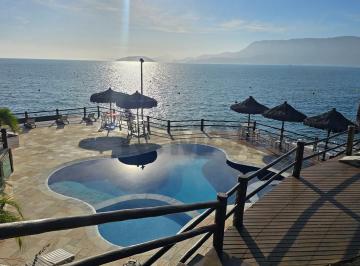 Casa · 540m² · 6 Quartos · Vista luxuosa em Ilhabela. Casa com 6 Suítes em condominio com marina