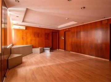 Comercial , São Paulo · Salas Comerciais de 238m² com Preço Imbatível! Oportunidade no Centro de SP
5 salas com 2 banheiros.