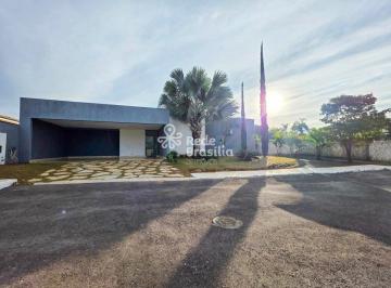 Casa · 226m² · 3 Quartos · 3 Vagas · Casa para locação no Condomínio Santa Bárbara - Tororó - Jardim Botânico