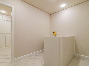 Comercial · 42m² · 1 Vaga · Sala comercial na Rua Manuel da Nóbrega, N. 354 - Sala 53 • 42 m²