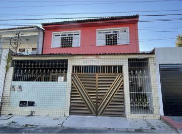 Casa · 167m² · 3 Quartos · Uma excelente oportunidade para quem busca espaço e conforto em uma localização estratégica!
