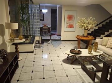 Casa · 230m² · 4 Quartos · Casa no Orlando Dantas, com 4 dormitórios, Frente Leste.