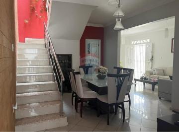 Casa · 180m² · 4 Quartos · Vende casa duplex com 206m² - Luzia