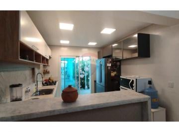 Casa · 320m² · 5 Quartos · Vende casa duplex na orla (vista mar) - Atalaia