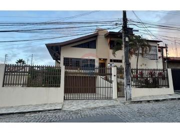 Casa · 360m² · 4 Quartos · REQUINTE E ESPAÇO !