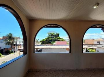 Casa · 340m² · 7 Quartos · 4 Vagas · Casa Ampla - Atalaia | A Poucos Metros do Mar, 7 Quartos, 3 Suítes e Varanda Panorâmica