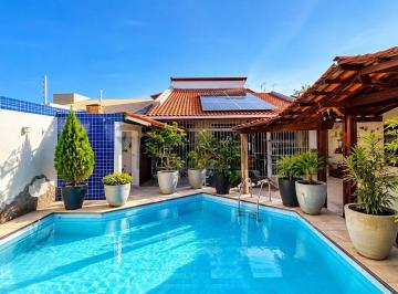 Casa · 247m² · 5 Quartos · 3 Vagas · Casa com 4 quartos à venda no Bairro Atalaia, Aracaju/SE - Piscina e Energia Solar - 247m² - R$ 900.