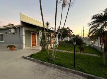 Casa de 5 quartos, Araruama · Casa 5 quartos 2 suítes 6 vagas