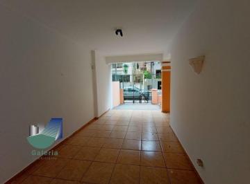 img0 · Casa Residencial com 2 quartos para alugar, 175m² - Centro