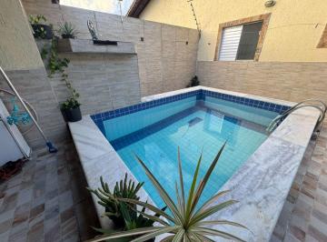 Casa de 2 quartos, Itanhaém · Casa com 2 quartos e piscina em Itanhaém - R$ 400.000,00.