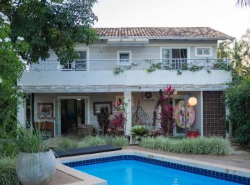 Casa de 4 quartos, Brasília · Excelente Casa com 4 suítes á Venda no Ville de Montagne!