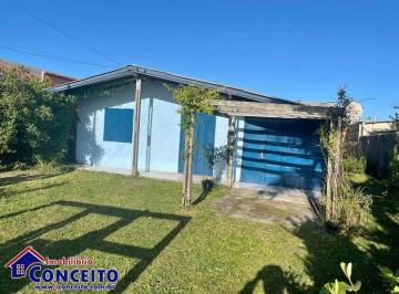 Casa · 63m² · 3 Quartos · 1 Vaga · C86 - Residência composta de 03 dormitórios em região de moradores