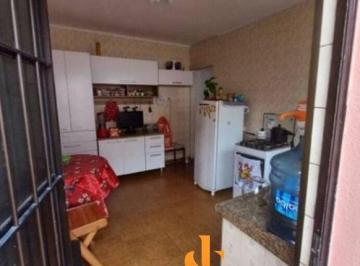 Casa · 100m² · 2 Quartos · Casa reformada com 3 quartos na Vila Arapuã por R$ 368 mil
